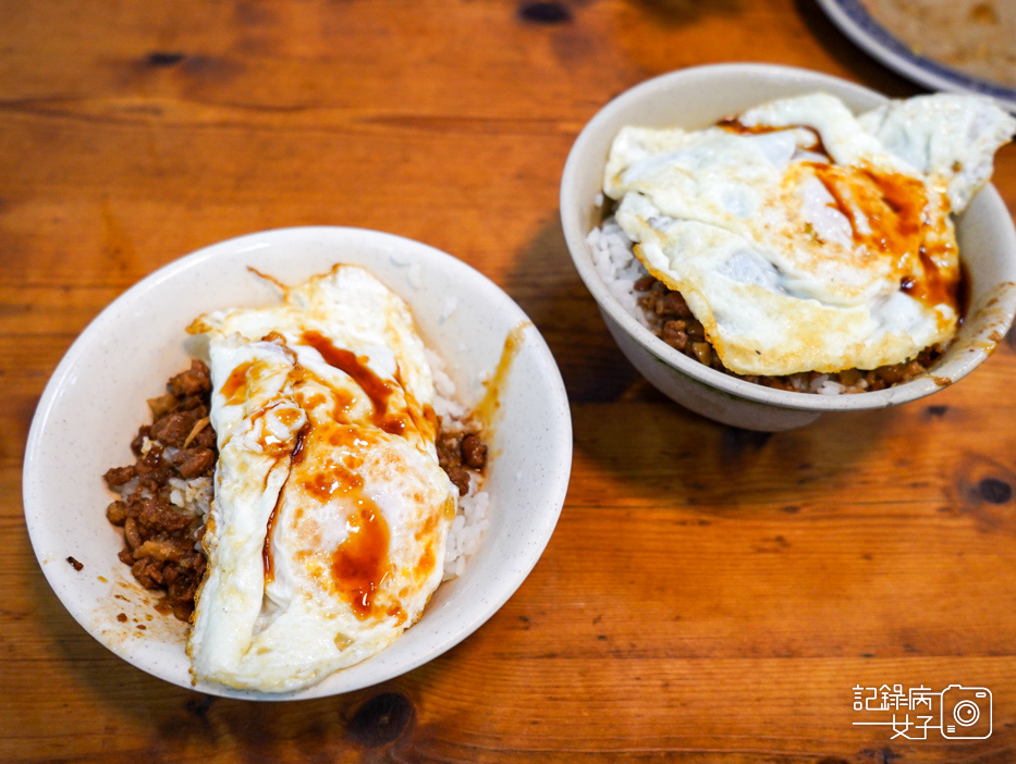 17西門町天天利美食坊天天利滷肉飯半熟蛋天天利肉燥飯.jpg