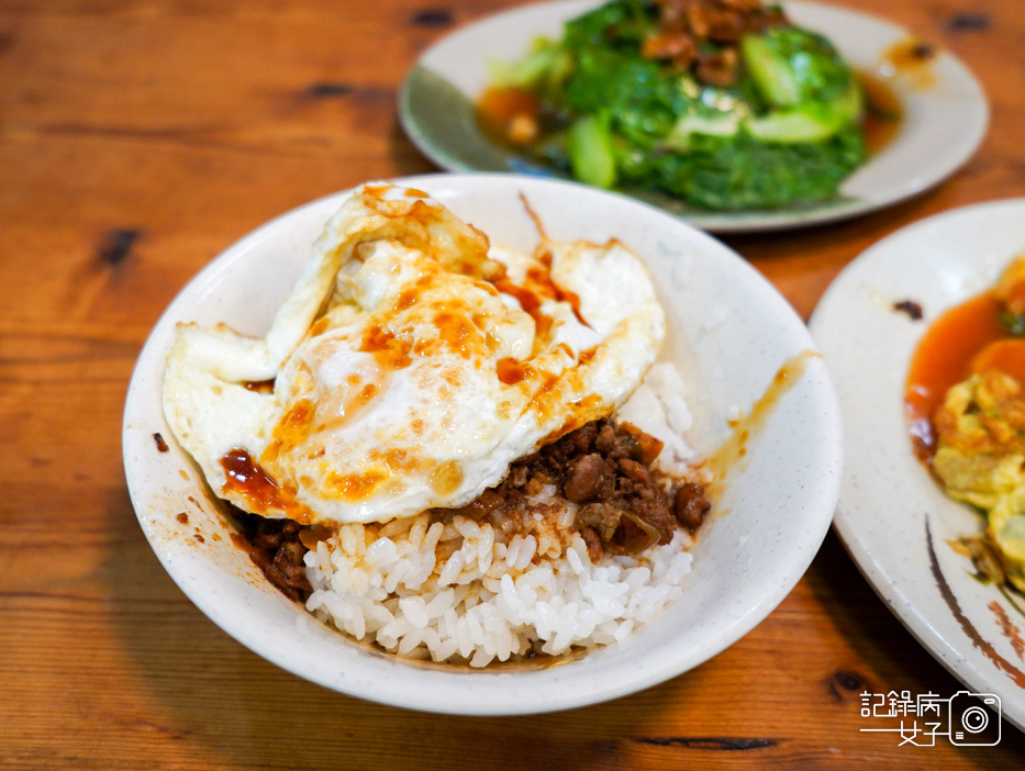 18西門町天天利美食坊天天利滷肉飯半熟蛋天天利肉燥飯.jpg