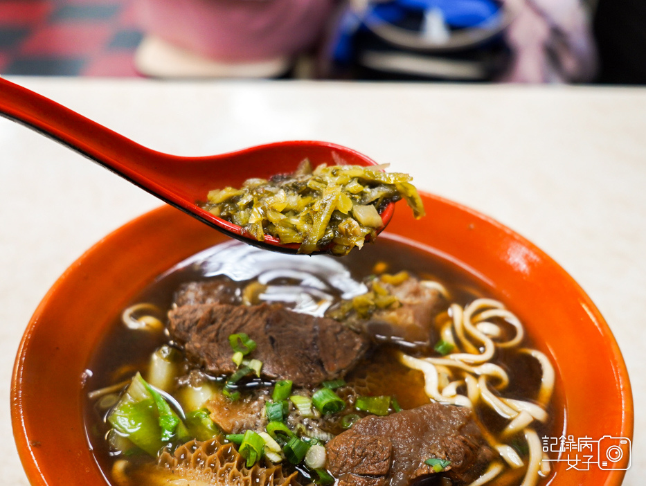 20饒河夜市齒牛香牛肉麵三合一牛肉麵饒河牛肉麵.jpg