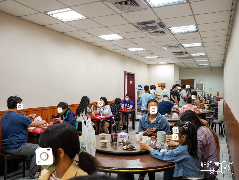 9高雄美食厚得福湯包蒸餃烙餅牛肉捲餅蔥油餅飛餅紅油炒手.jpg