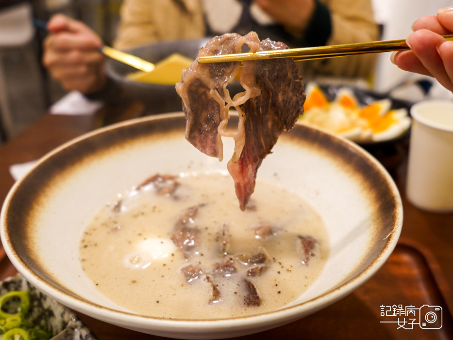 29華山三創湯神頂級和牛牛肉麵牛骨湯頭 M9和牛牛肉麵.jpg