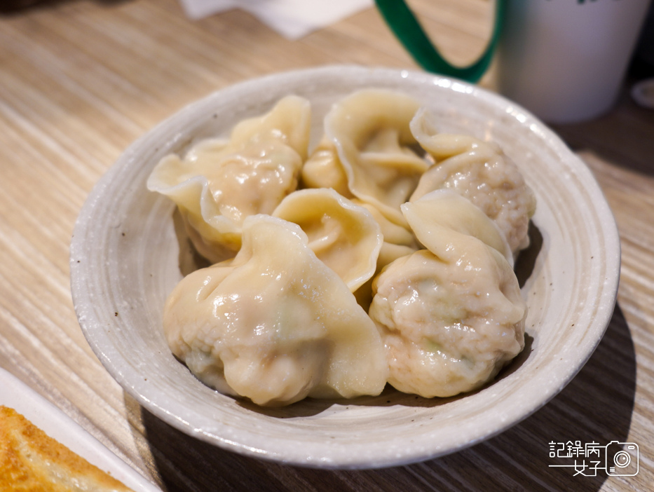 30信義餃子樂三鮮水餃炸花枝香菜餃子紫蘇葉煎餃.jpg