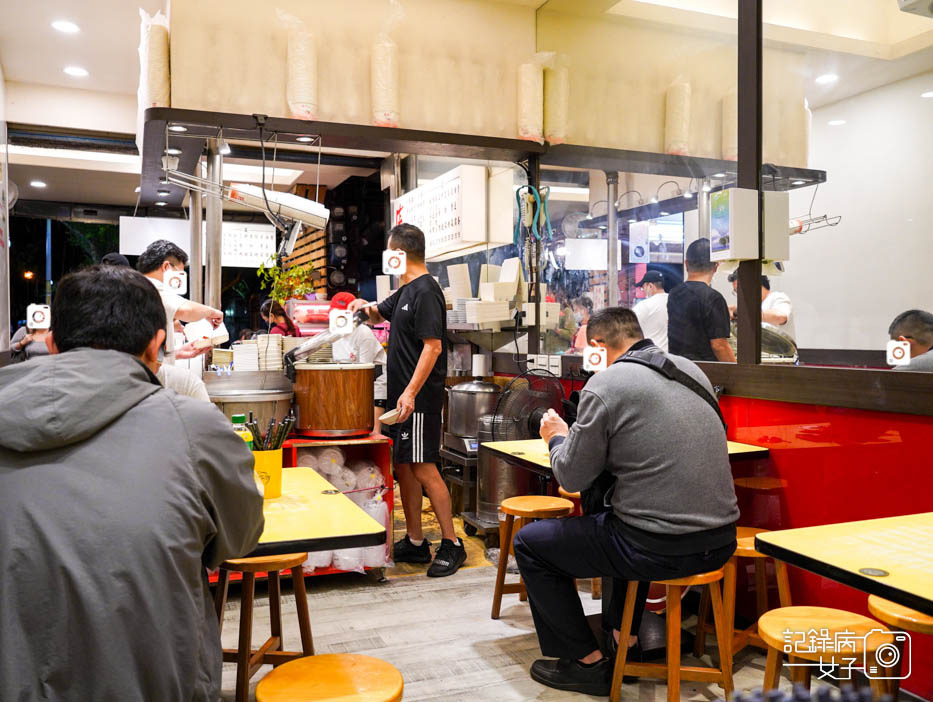 7三重魯肉飯店老二店老大魯肉飯香濃黑金魯汁.jpg