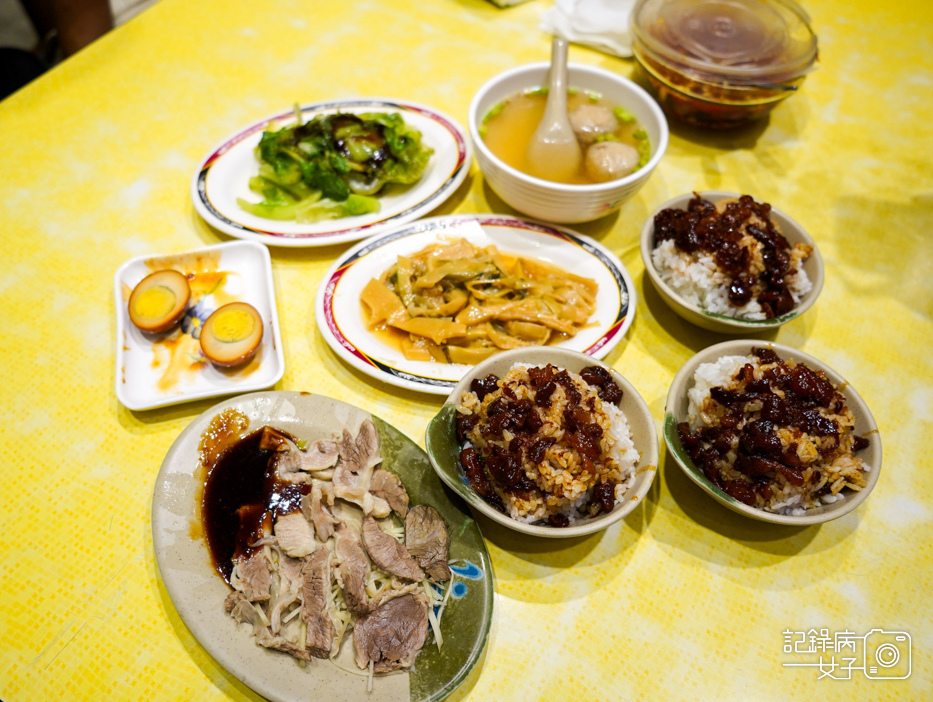 12三重魯肉飯店老二店老大魯肉飯香濃黑金魯汁.jpg