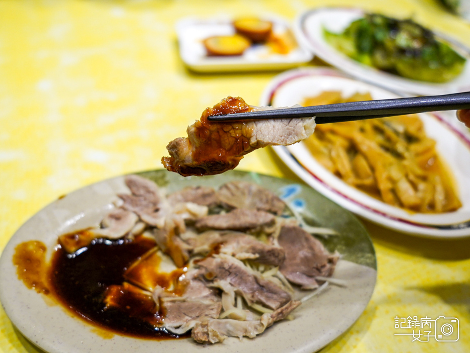 17三重魯肉飯店老二店老大魯肉飯筍絲小菜肝連.jpg