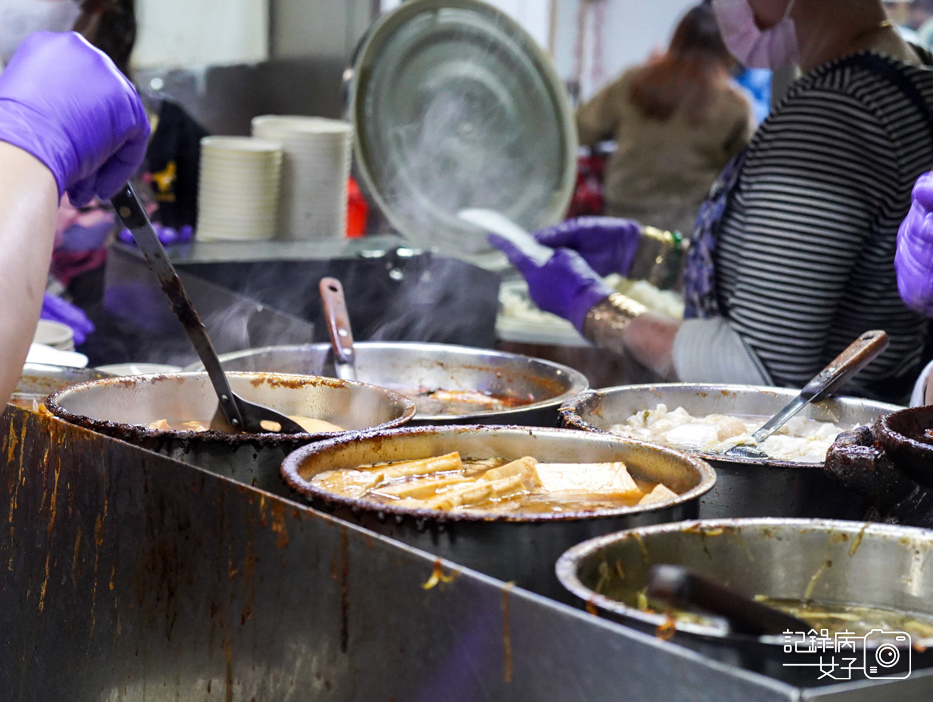 8三重今大魯肉飯滷肉飯排行帶皮肥肉偏甜魯汁竹筍排骨湯.jpg