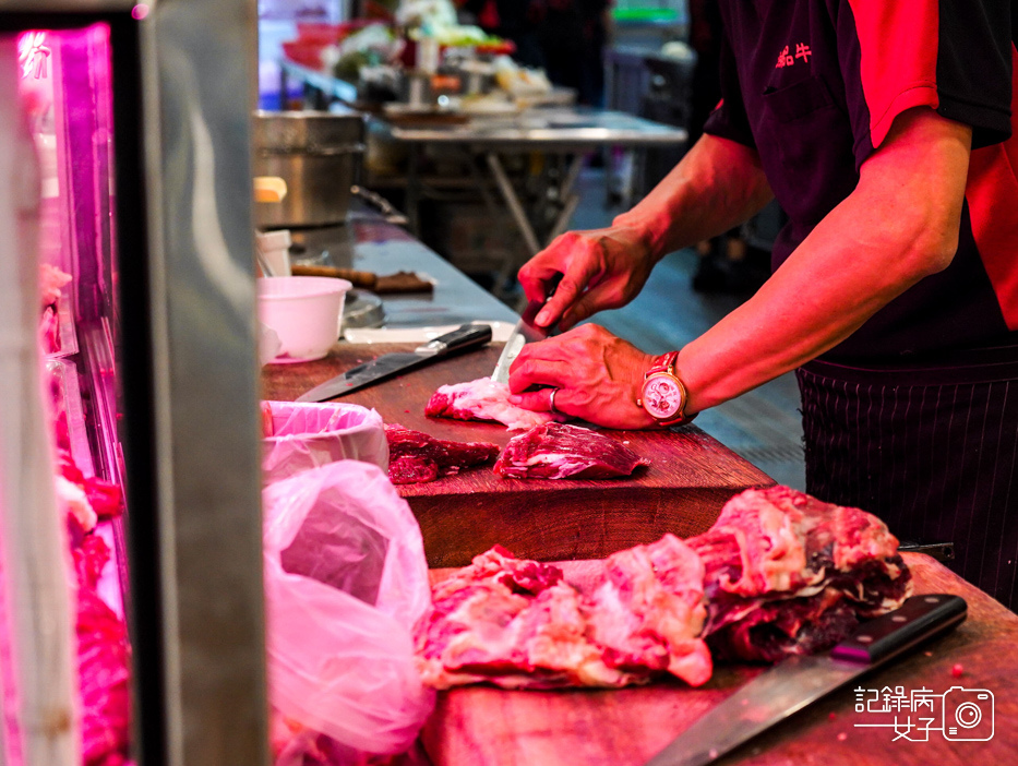 4台南溫體牛鴻品牛肉湯溫體牛肉片涮牛肉爐霜降牛肉.jpg