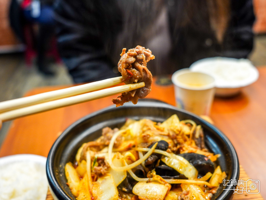 13元爵味黃燜雞米飯川香麻辣牛三寶酸湯牛酸湯魚.jpg