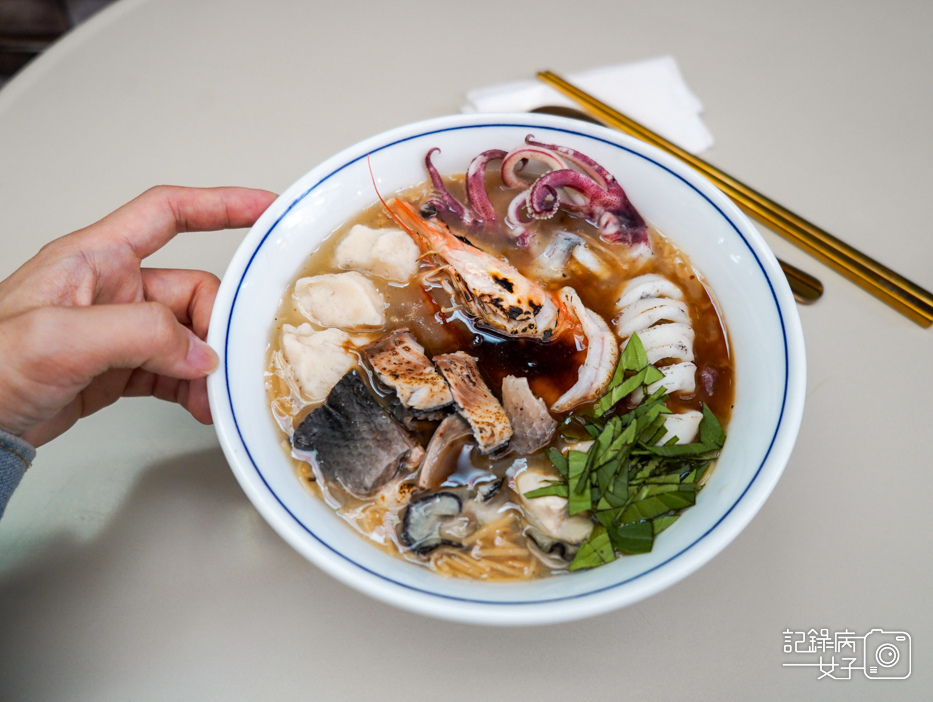 16悠鱻麵線三魚號超豪華海鮮麵線龍山寺華西市場美食.jpg