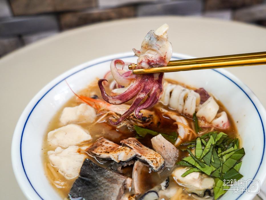 28悠鱻麵線三魚號超豪華海鮮麵線龍山寺華西市場美食.jpg