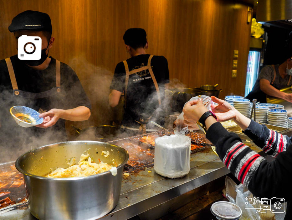 8萬華華西街小王主瓜小王煮瓜米其林滷肉飯控肉飯焢肉飯黑金滷肉飯瓜子肉湯.jpg