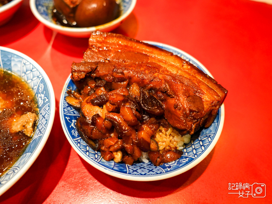 31萬華華西街小王主瓜小王煮瓜滷肉飯香菇控肉飯香菇焢肉飯黑金滷肉飯.jpg