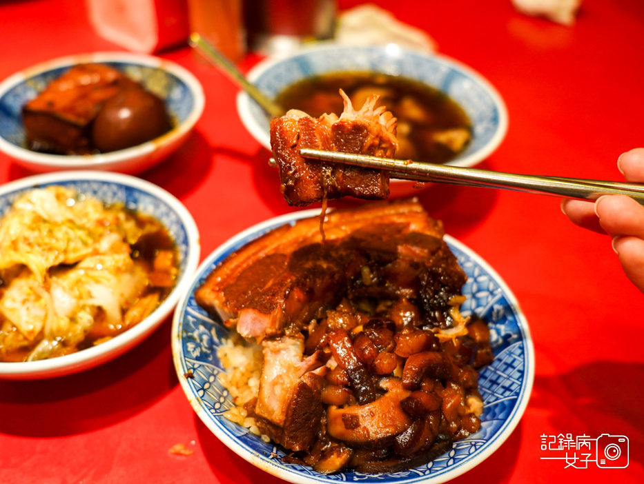 35萬華華西街小王主瓜小王煮瓜滷肉飯香菇控肉飯香菇焢肉飯黑金滷肉飯.jpg