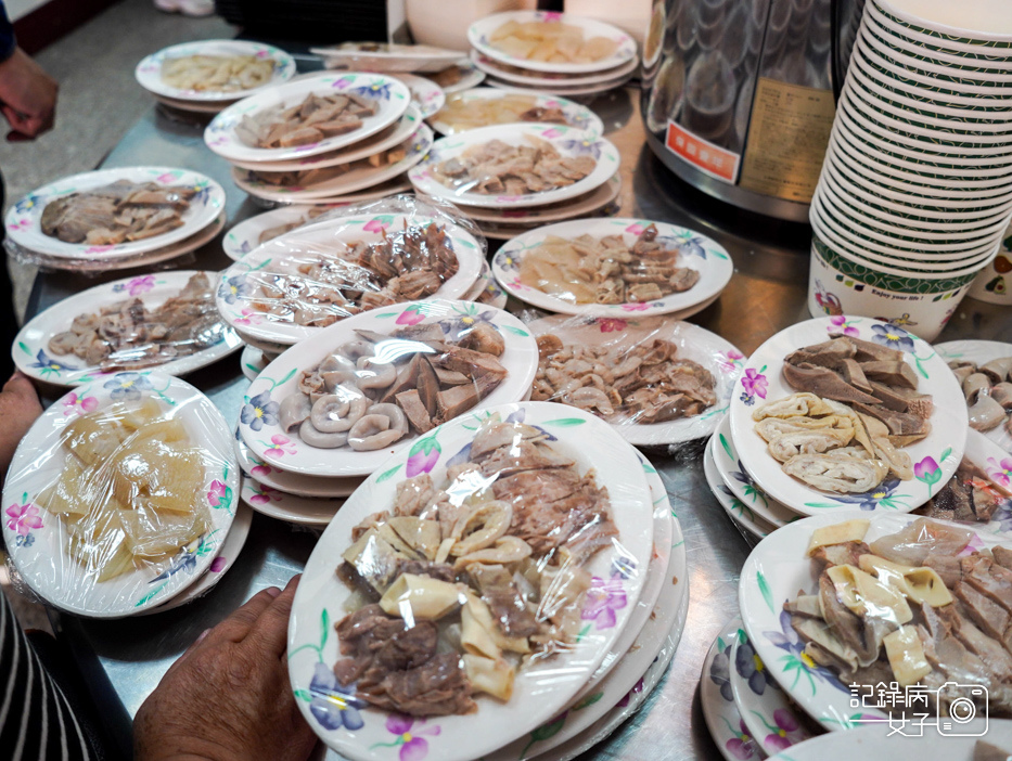 21橋仔頭黃家肉燥飯總店橋頭黃家肉燥飯滷肉飯香菜白胡椒肝𦟪湯肉焿.jpg