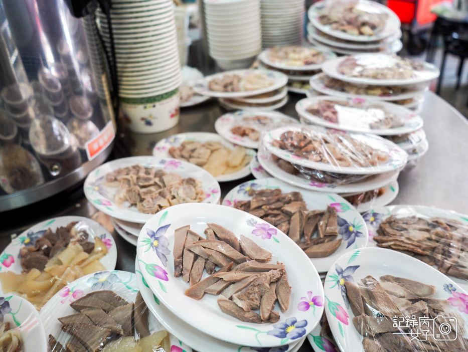 22橋仔頭黃家肉燥飯總店橋頭黃家肉燥飯滷肉飯香菜白胡椒肝𦟪湯肉焿.jpg