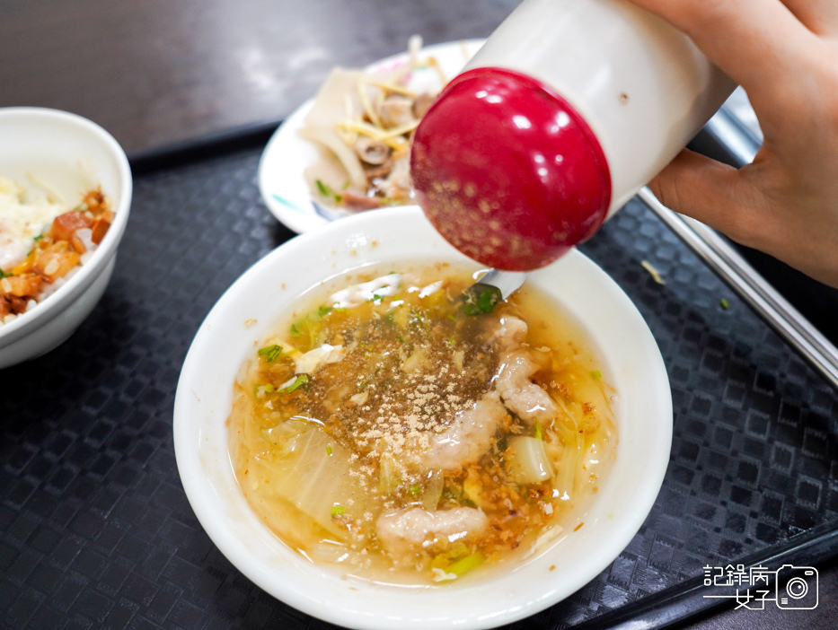 44橋仔頭黃家肉燥飯總店橋頭黃家肉燥飯滷肉飯香菜白胡椒肝𦟪湯肉焿.jpg