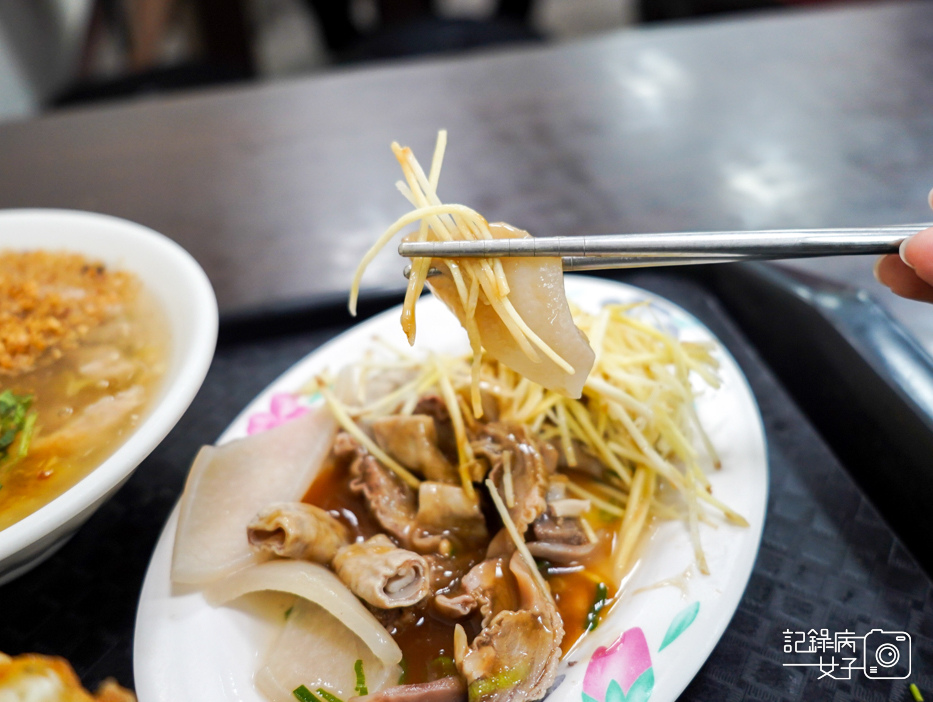 47橋仔頭黃家肉燥飯總店橋頭黃家肉燥飯滷肉飯香菜白胡椒肝𦟪湯肉焿.jpg