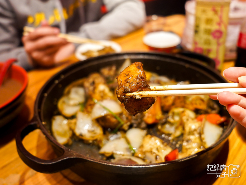 25青丹扎西南港新疆青藏美食糌粑酥油茶羊排炕鍋海鮮坑鍋烤羊肋排.jpg