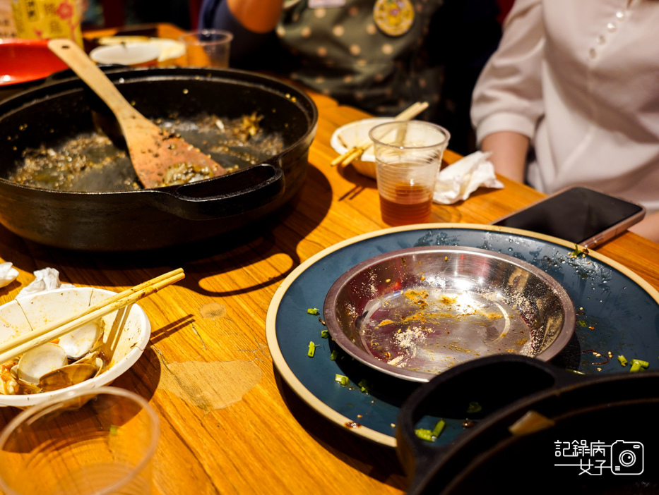 55青丹扎西南港新疆青藏美食糌粑酥油茶羊排炕鍋海鮮坑鍋烤羊肋排.jpg