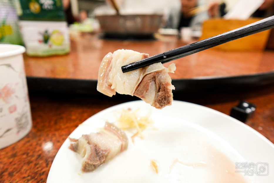 32中壢江家羊肉爐限量羊三層肉白斬三層肉香根羊肉香菜羊肉.jpg