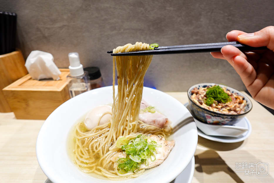 10內湖東湖麵屋昕家鹽味雞湯拉麵鹽味拉麵限量叉燒飯.jpg