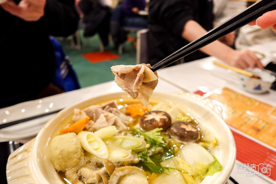 19雫石プリンスホテル雫石王子大飯店居酒屋什錦鍋日式火鍋套餐嫩肩里肌牛排.jpg