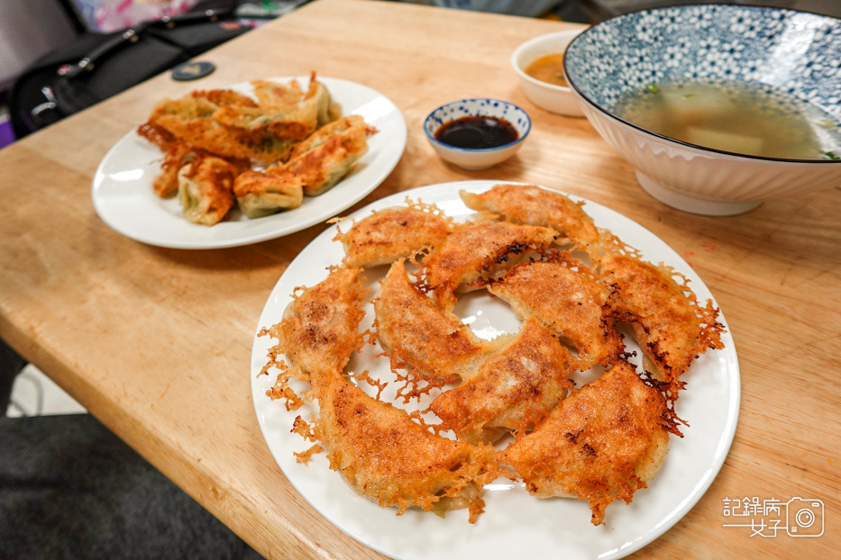 13新北三重合肥館手工冰花煎餃高麗菜煎餃.jpg