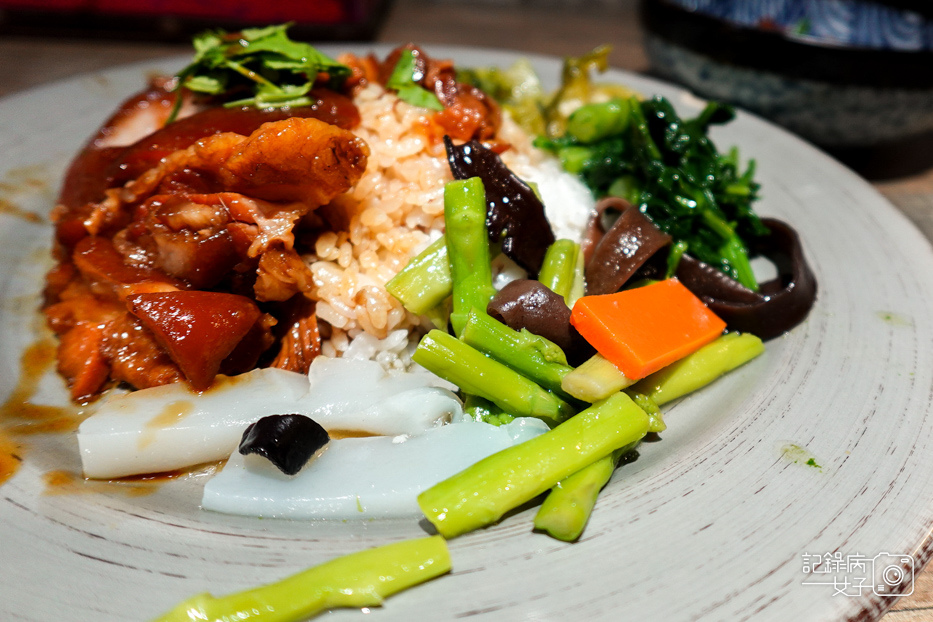 18新北三重美食光興腿庫飯魯大腸魯肉便當.jpg