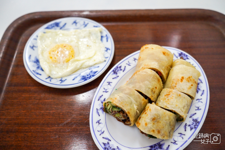 13內湖來來豆漿24小時豆漿店牛肉捲餅荷包蛋.jpg