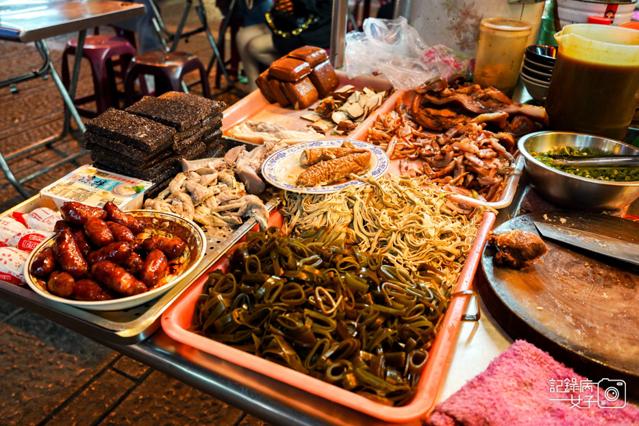 4彰化鹿港老街鹿港市場賴家扁食麵滷味.jpg