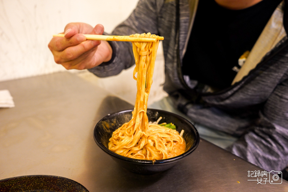 11彰化鹿港老街鹿港市場賴家扁食麵鹿港麻醬麵.jpg