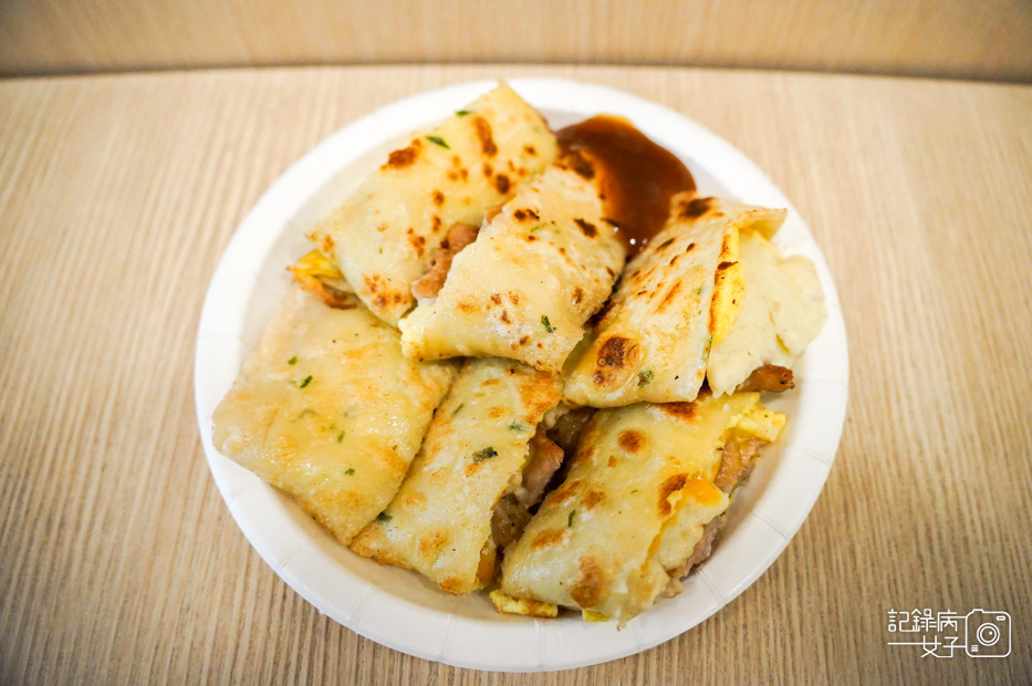 12台北大安區公館早餐豬ㄟ早午餐薯泥肉排蛋餅鹹豬肉捲餅.jpg