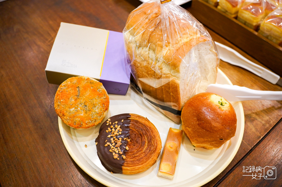 22新竹雅特烘焙麵包店RT麵包起司蛋糕.jpg