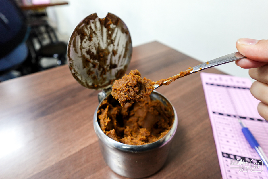 25台北信義林家牛肉麵中藥牛肉湯牛油藥燉半筋半肉麵.jpg