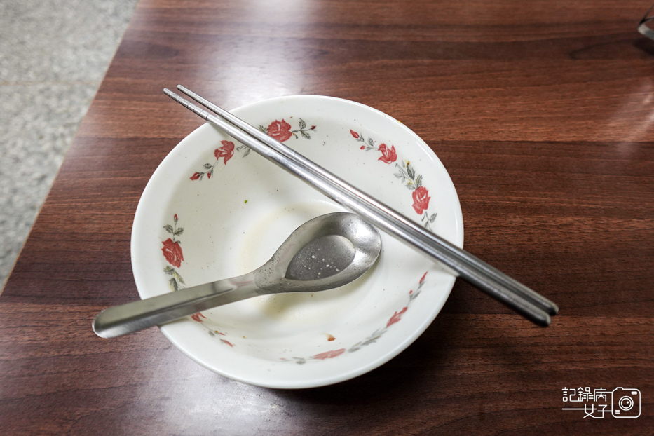 30台北信義林家牛肉麵中藥牛肉湯牛油藥燉半筋半肉麵.jpg