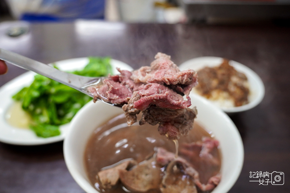14台南牛肉湯阿億牛肉湯牛腩湯牛肝湯粽合牛肉湯溫體牛.jpg