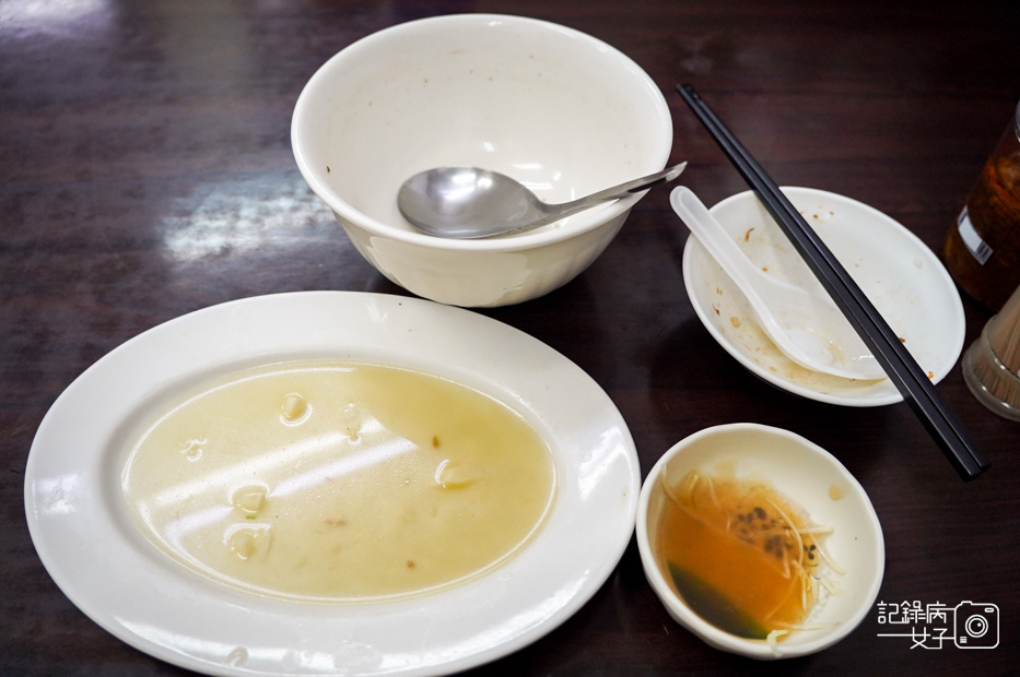 25台南牛肉湯阿億牛肉湯牛腩湯牛肝湯牛肉肉燥飯牛肉芥蘭菜.jpg