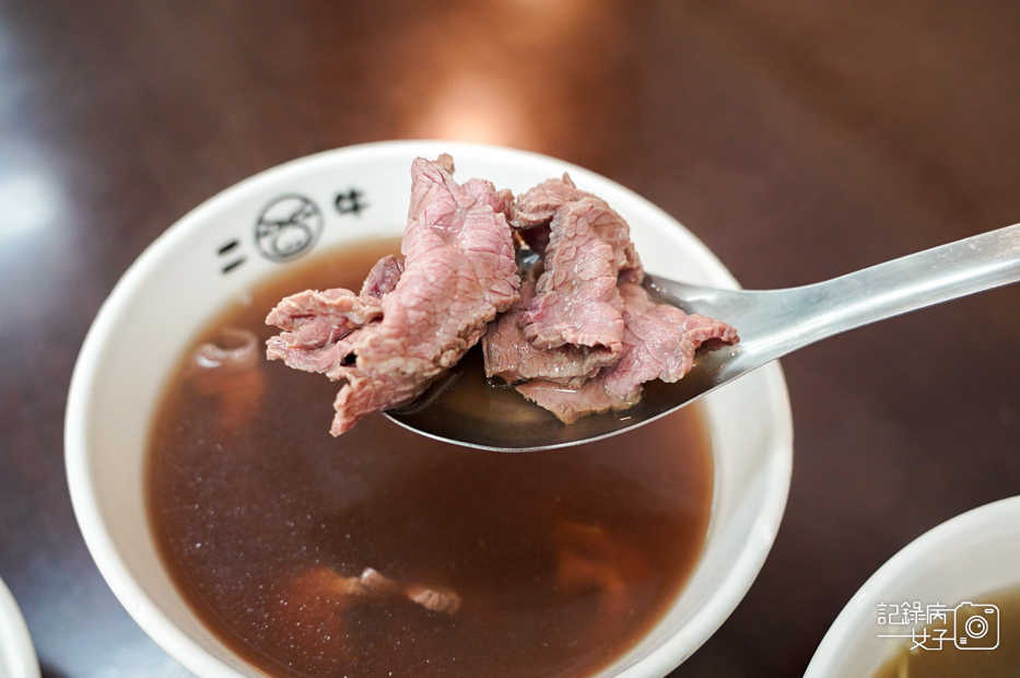 18台南文章牛肉二牛牛肉湯溫體牛芥蘭牛腩牛肉捲餅.jpg