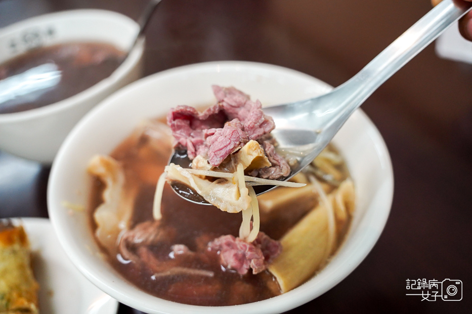 22台南文章牛肉二牛牛肉湯溫體牛綜合湯牛肚牛腸.jpg