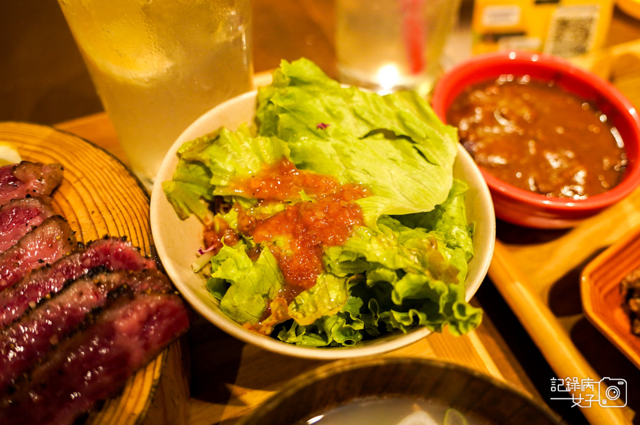 23日本東京新宿燒肉牛舌の檸檬厚切檸檬牛舌A5黑毛和牛鮭魚卵飯.jpg