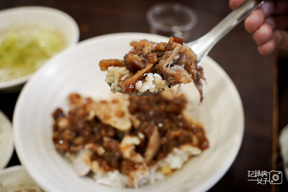 14大安公館台大阿英滷肉飯中瘋2.0蒜泥白肉荷包蛋.jpg