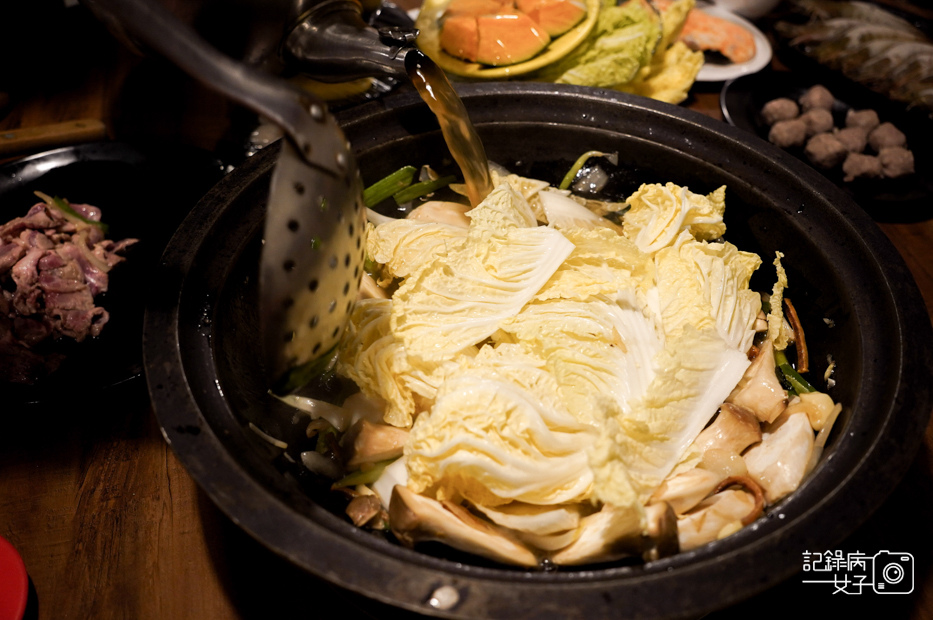 32基隆望海巷石頭火鍋二館麻油石頭火鍋白飯自助吧冰吃到飽.jpg