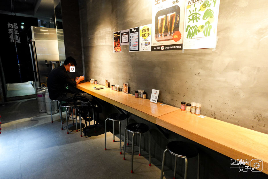 7台北松山饒河夜市路邊烤肉串燒居酒屋塔香蛤蜊湯油蔥乾拌麵.jpg