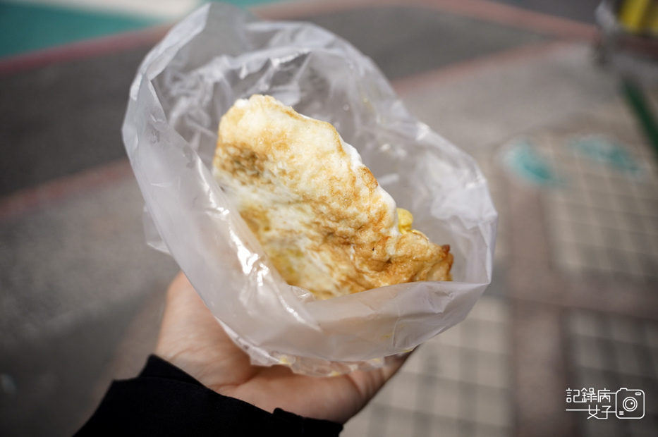 15基隆美食中正區50年老店周家蔥油餅加蛋.jpg