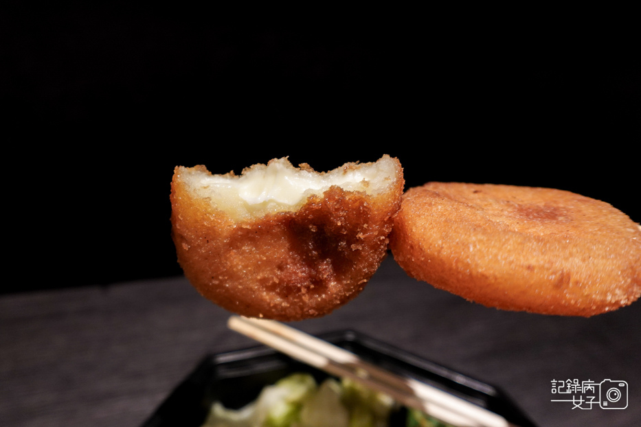 37南港DONKI唐吉訶德美食開箱北海道起司風味馬鈴薯餅.jpg