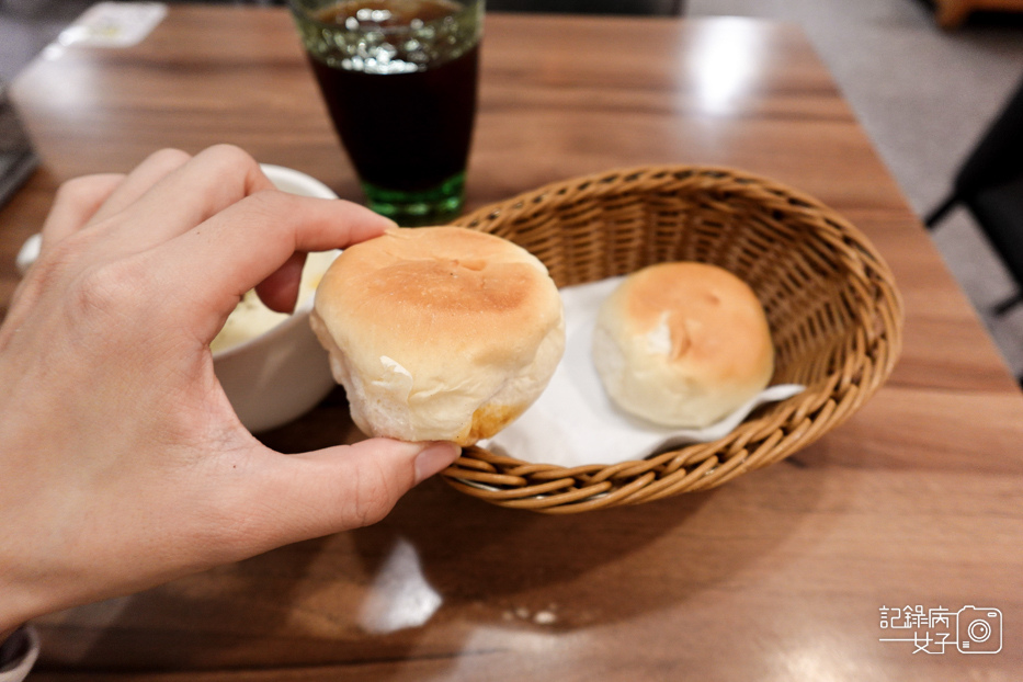14台北松山饒河夜市小義城義大利麵大蒜餐包玉米濃湯.jpg