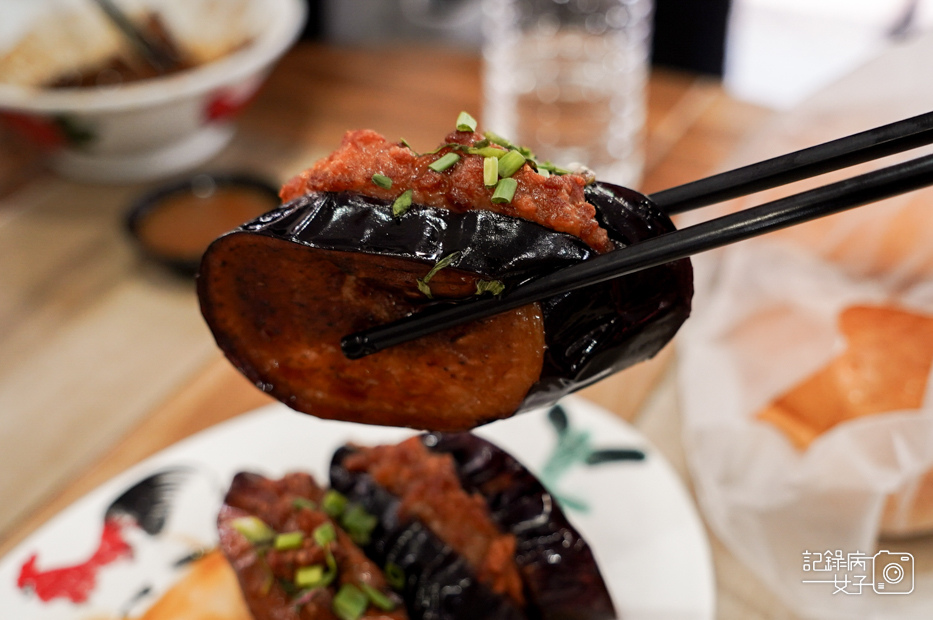 25馬來西亞沙巴Kedai Kopi Jia Siang家香生肉面干撈面炒粿條炸茄子.jpg