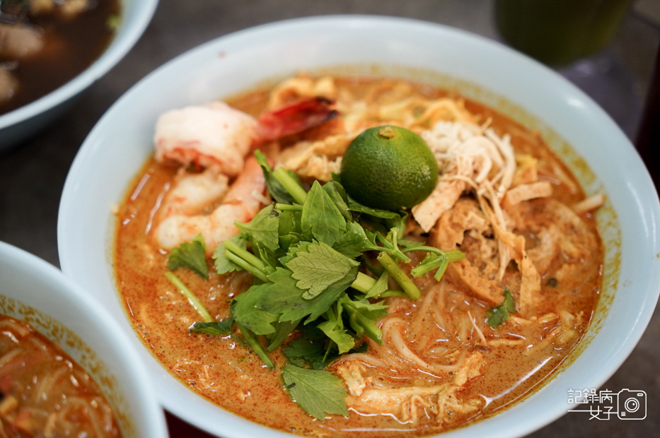 18沙巴Yee Fung怡豐茶室叻沙王干撈面Laksa King加央面包咖椰吐司.jpg