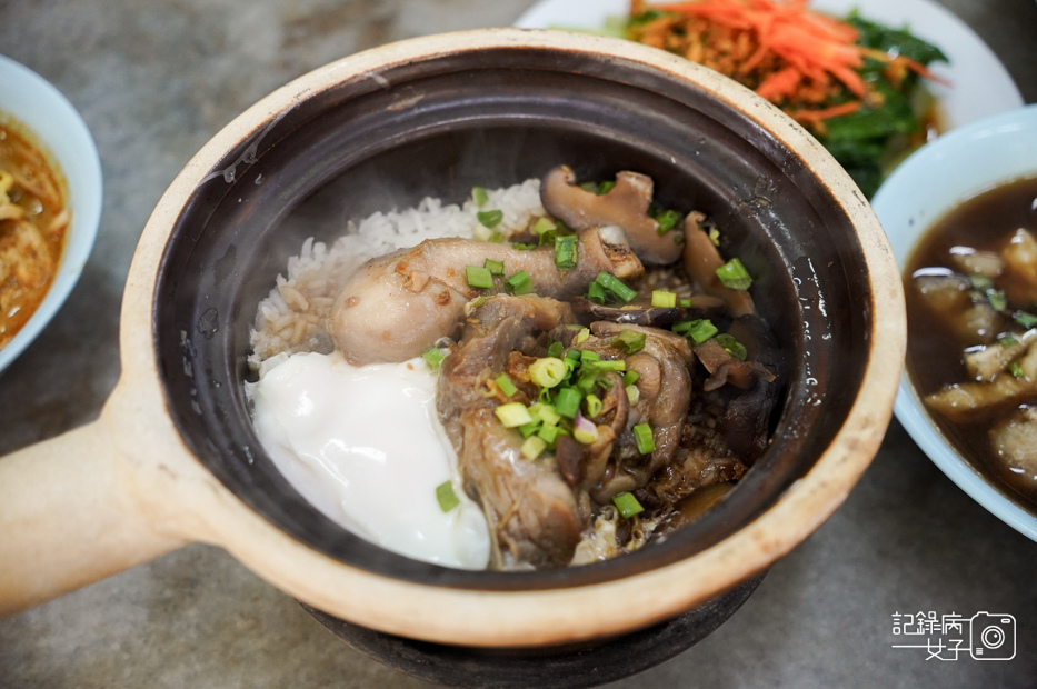 21沙巴Yee Fung怡豐茶室叻沙砂煲雞飯.jpg