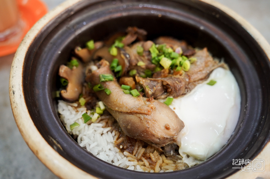22沙巴Yee Fung怡豐茶室叻沙王砂煲雞飯.jpg